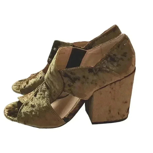 Cabi Interlock Women 7 Crushed Velvet Block Heels Green Chunky Slip On Open Toe - Picture 6 of 8